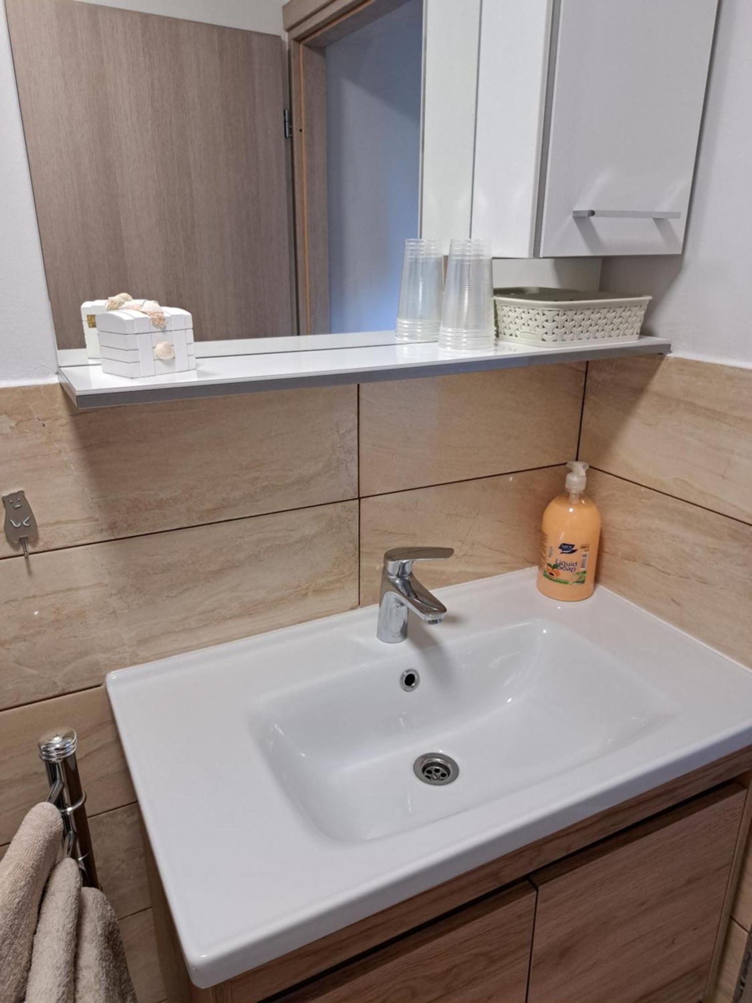 Apartman Teo ดูกาเรซา ภายนอก รูปภาพ